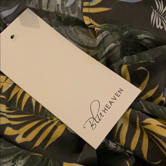 Tropical kimono sleeve romper - Picture 2 of 3